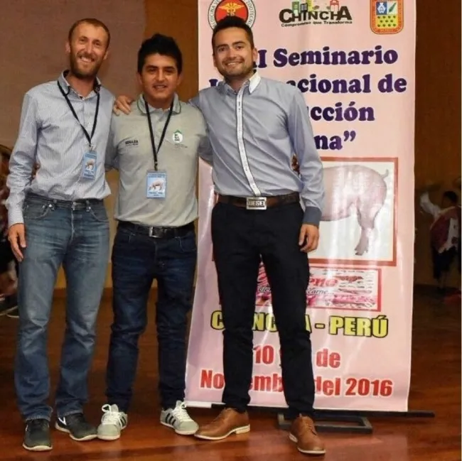 Con Ing. Javier Lorente y el Dr. Reinaldo Cubillos en Chincha - Ica - ...