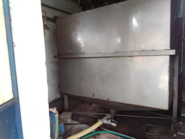 vendo vasca in acciaio per alimentazione suini completa di impianto el...
