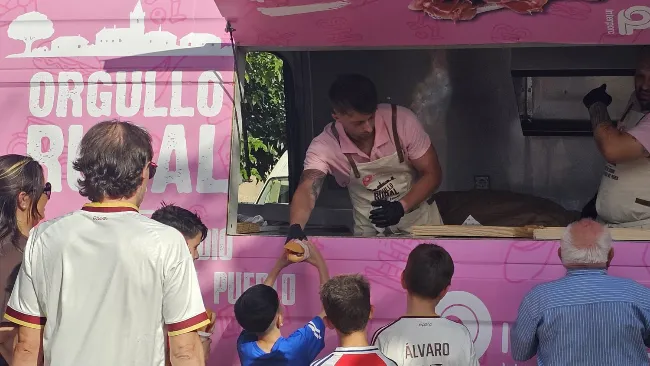 Cilleros se prepara para vivir con 'Orgullo Rural' y jamón la semifinal del Mundial entre España y Francia