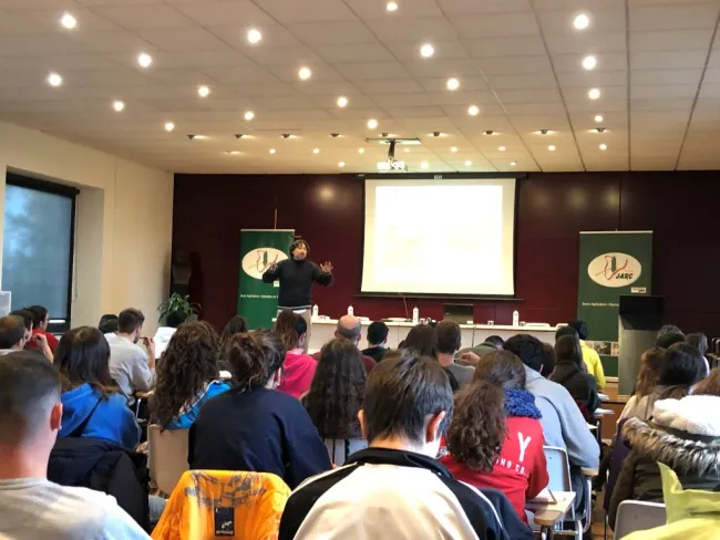 Una gran mañana, rodeado de tantos jovenes, futuros agricultores y ga...