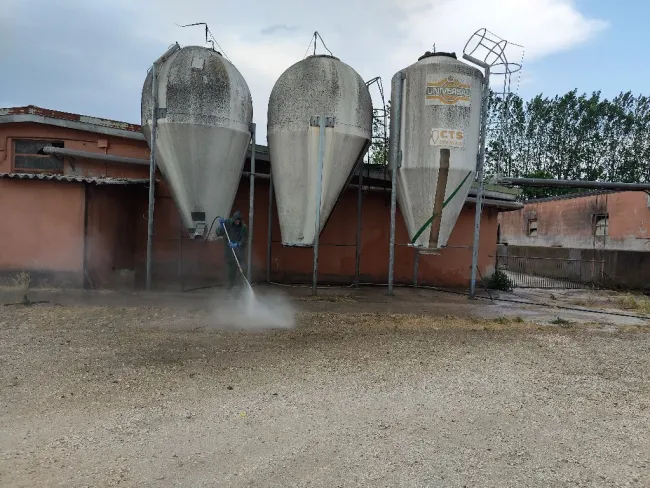 pulizia di allevamenti ad pressione 