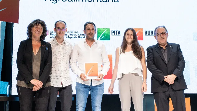 Semen Cardona recibe el galardón como finalista de los premios Ruralapps 2020