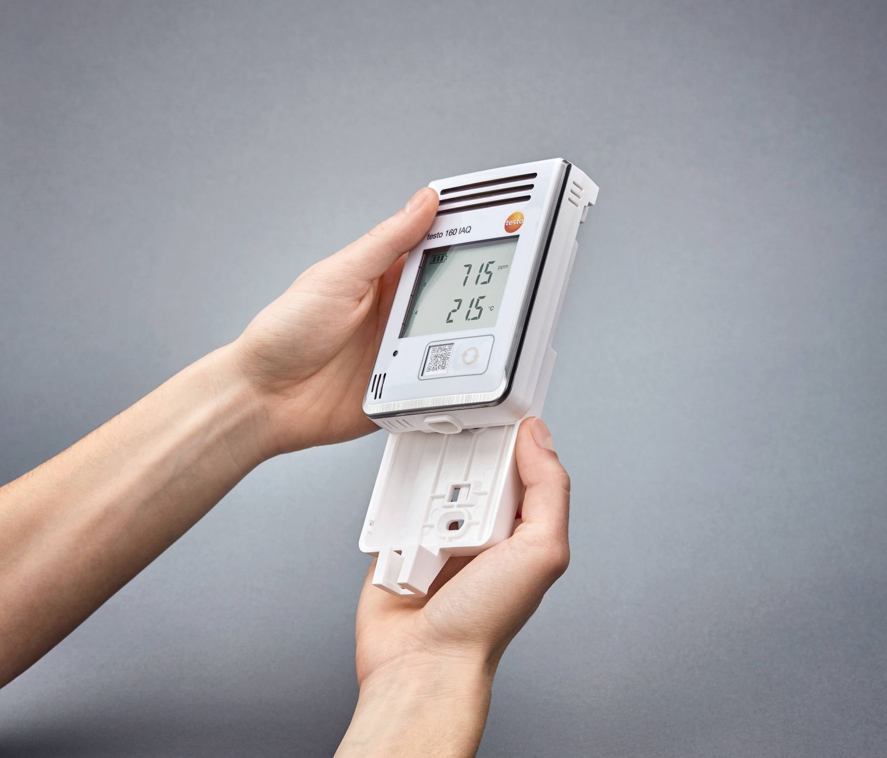 Data logger Wi-Fi testo 160 IAQ - Para registro de la calidad del aire interior (5) Data logger Wi-Fi testo 160 IAQ - Para registro de la calidad del aire interior (5)