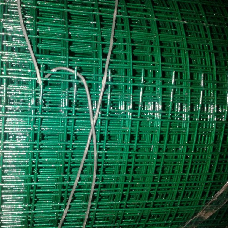Malla electrosoldada pajarera 1.2 m rollo 25 m (3) Malla electrosoldada pajarera 1.2 m rollo 25 m (3)