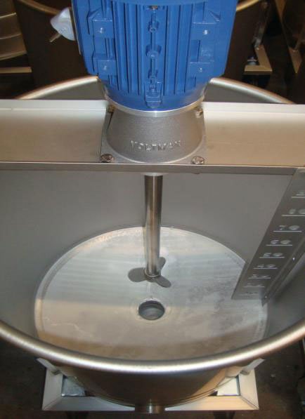 Mezclador Wetfeed 200 litros, con motor (2) Mezclador Wetfeed 200 litros, con motor (2)